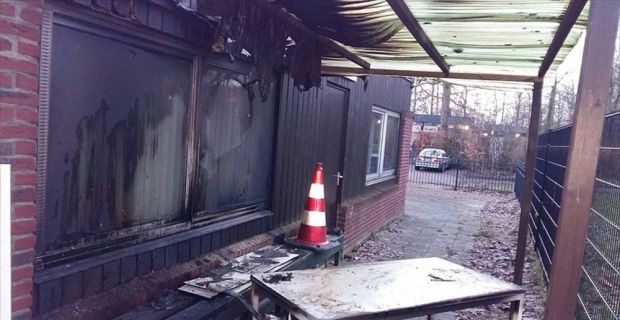 Hollanda'nın kuzeyindeki Drachten kentinde çoğunlukla Fas kökenlilerin gittiği cami kundaklandı.