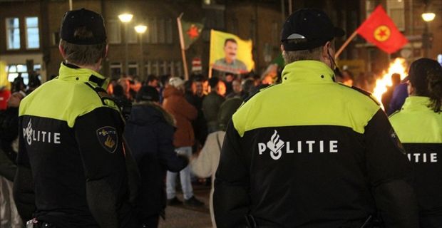 Hollanda'da terör örgütü PYD/PKK yandaşları, Utrecht tren istasyonunu işgal etti.