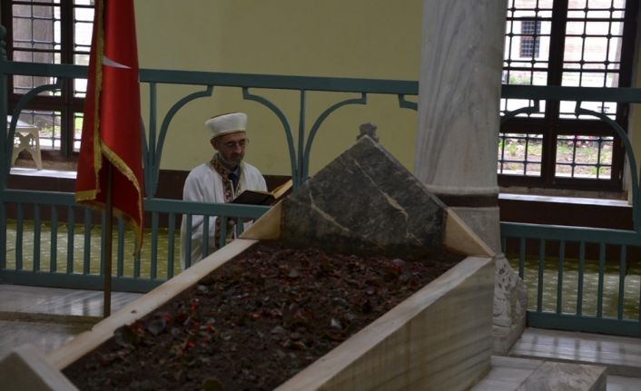 Bursa Büyükşehir Belediyesi, ecdada vefa borcunu yerine getiriyor. II. Murad