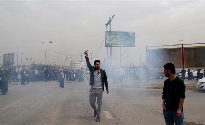 Irak Kürt Bölgesel Yönetimi'ndeki memurlar, hükümetin geciken maaşları kesintili bir