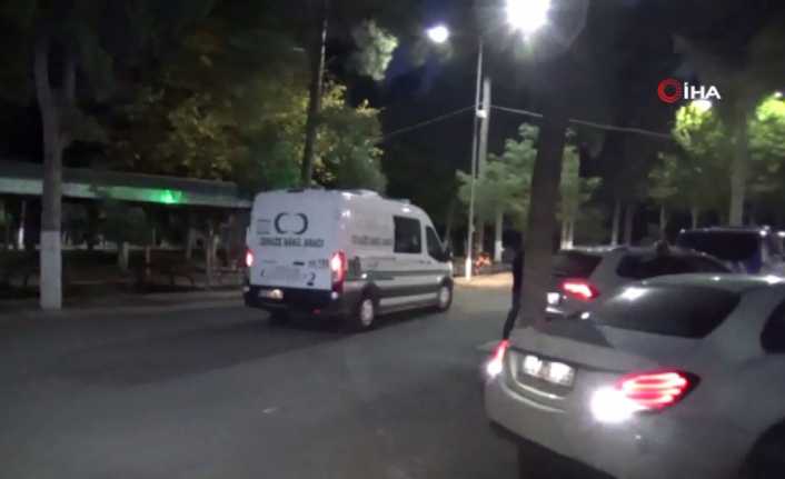 Gaziantep’te kavşakta kamyon ile otomobilin çarpıştığı trafik kazasında iki kız