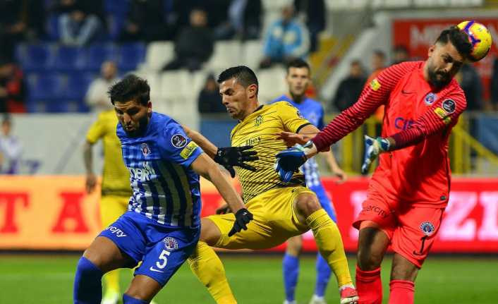 Spor Toto Süper Lig’in 13. haftasında Kasımpaşa, sahasında Evkur Yeni