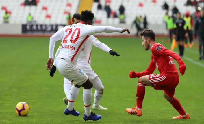 Spor Toto Süper Lig’in 15. haftasında Demir Grup Sivasspor, Göztepe’yi