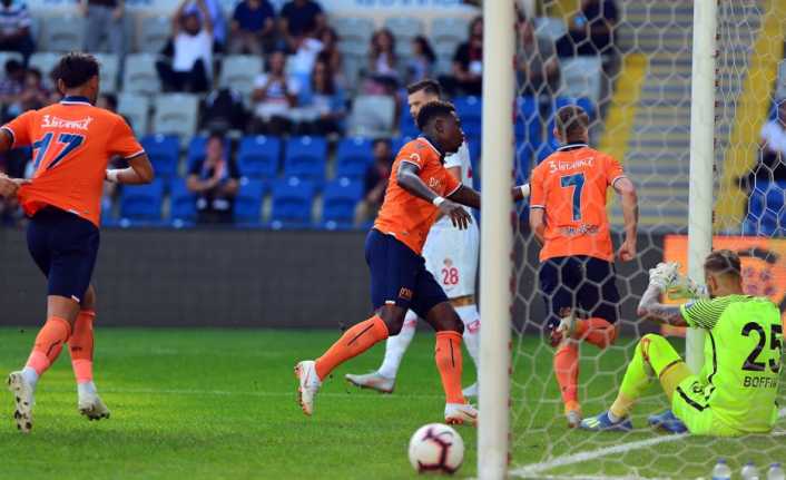 Spor Toto Süper Lig’in 5. haftasında Medipol Başakşehir, evinde Antalyaspor’u