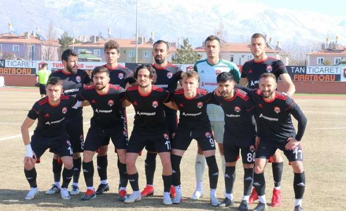 Ligin ikinci yarısına istediği gibi başlayamayan Anagold 24 Erzincanspor 
