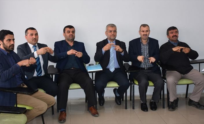 Adıyaman Müftülüğü, işitme engelli vatandaşlar için imamlara işaret dili eğitimi