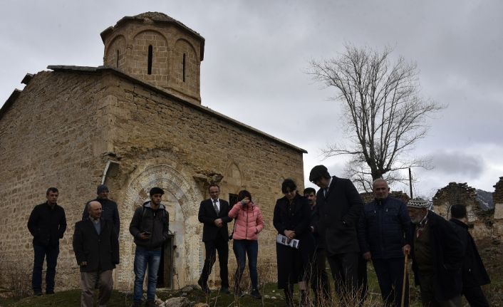 Gümüşhane Valisi Okay Memiş, merkeze bağlı Olucak köyü sınırlarında bulunan