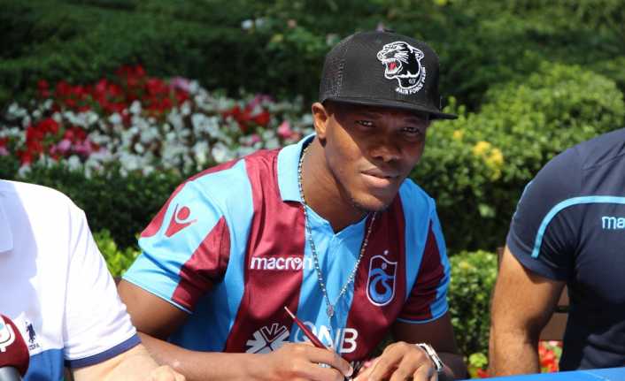 Trabzonspor’un yeni transferi Anthony Nwekaeme Atatürk Köşkü’nde düzenlenen törenle Trabzonspor’a