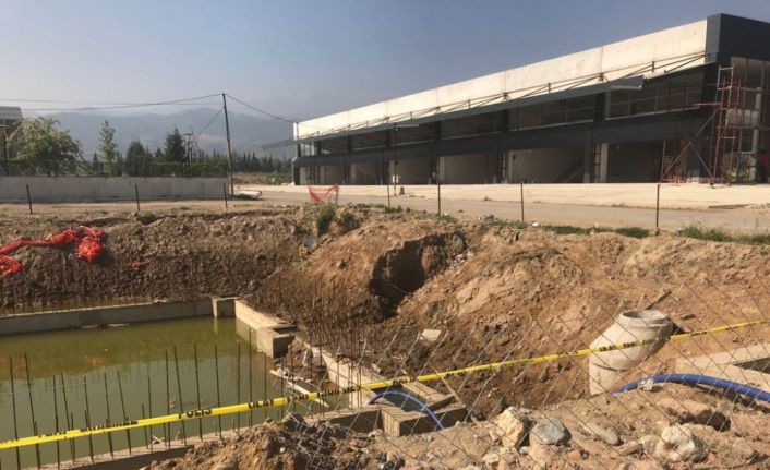 Manisa’nın Alaşehir ilçesinde bir inşaat yanında arkadaşlarıyla oynarken su dolan