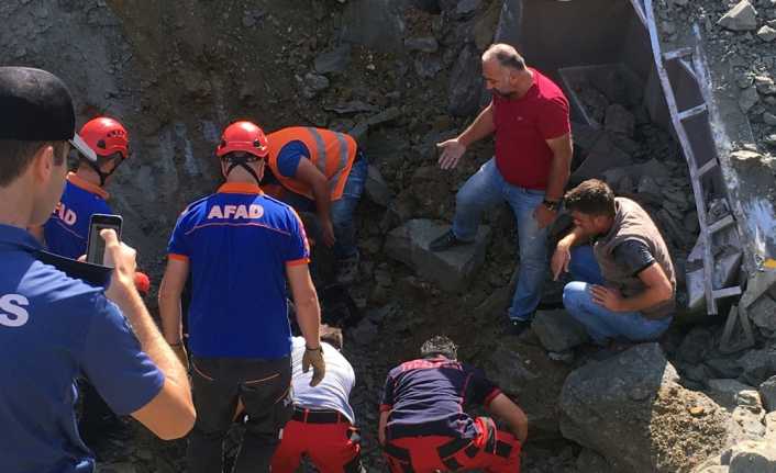 Bartın’da 400 yataklı devlet hastanesi inşaatındaki çalışmalar sırasında toprak kayması