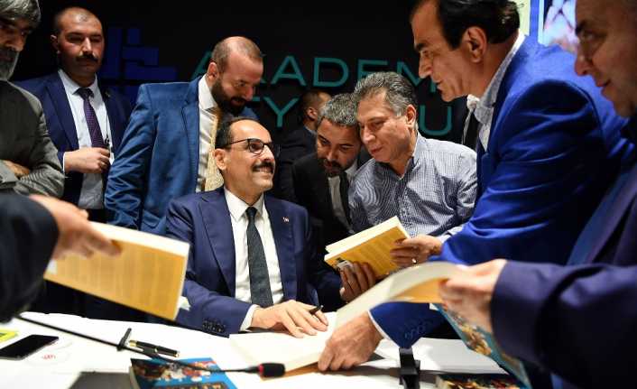 Cumhurbaşkanlığı Sözcüsü İbrahim Kalın, ‘Barbar Modern Medeni’ isimli yeni kitabının