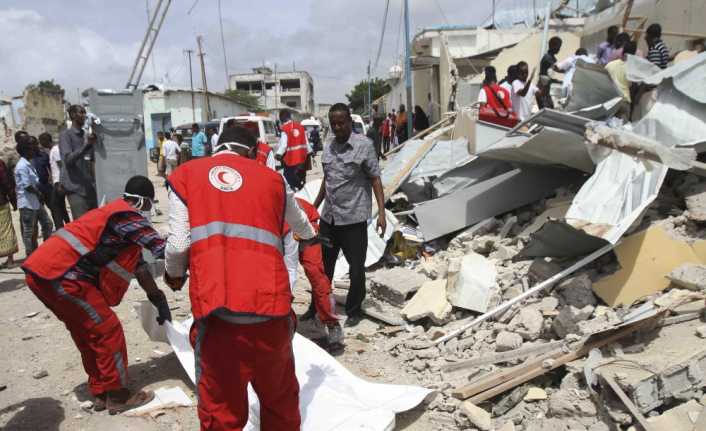 Somali’nin başkenti Mogadişu’da bombalı araçla düzenlenen intihar saldırısında en az