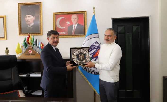Belediye Başkanı Bekir Aksun, İş İnsanı Hasan Alaca’yı misafir etti.