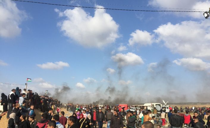 Filistin’de, Gazze sınırındaki gösterilerde İsrail askerlerinin kalabalığın üzerine ateş açması