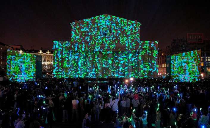 Rusya’nın başkenti Moskova’da ’Işık Çemberi Festivali’ harika gösterilerle tamamlanırken, 2