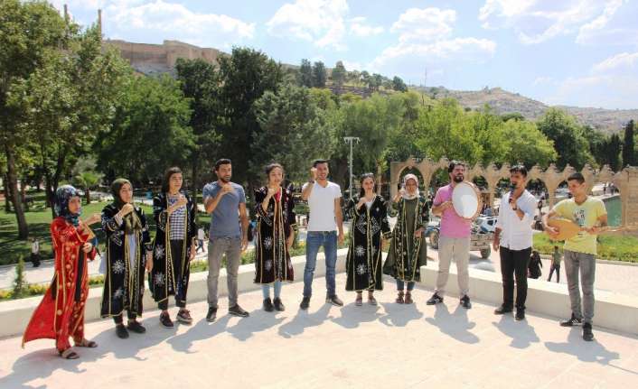 Şanlıurfa’da işitme engelli genç kızın klip hayali, işitme engelli işaret