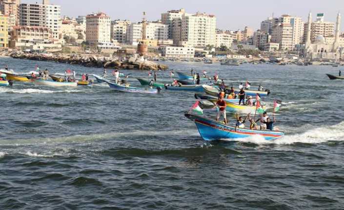 İsrail’in Gazze’ye uyguladığı ablukayı kırmayı amaçlayan onlarca insan, teknelerle Gazze