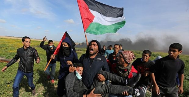 ABD'nin "Kudüs" kararını protesto etmek için Gazze sınırında gösteri düzenleyen