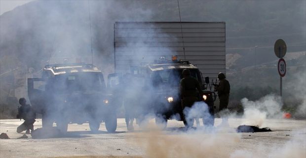 İsrail askerlerinin Batı Şeria'daki "14 yıldır kapalı yolun açılması" talebiyle