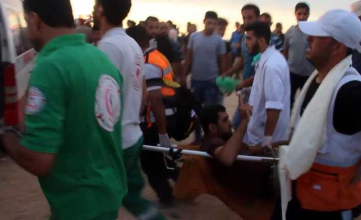 İsrail askerlerinin Gazze ablukasını deniz yoluyla kırma girişiminde bulunan Filistinlilere