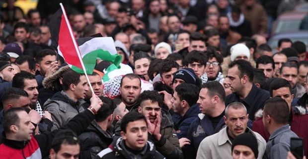 İsrail hapishanesinde "tıbbi ihmal" nedeniyle hayatını kaybeden Filistinli Atallah'ın naaşı