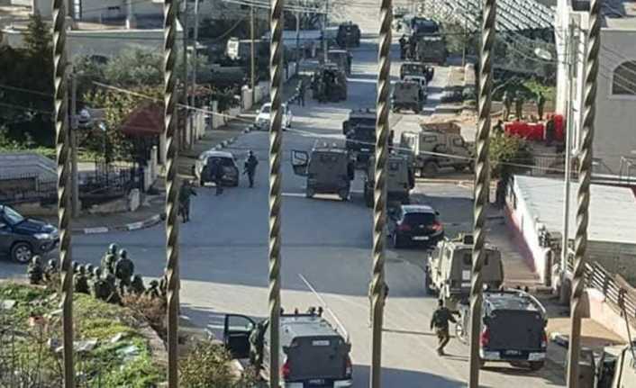 İsrail ordusu, Batı Şeria’nın Ramallah kentine giriş çıkışları durdurdu. 