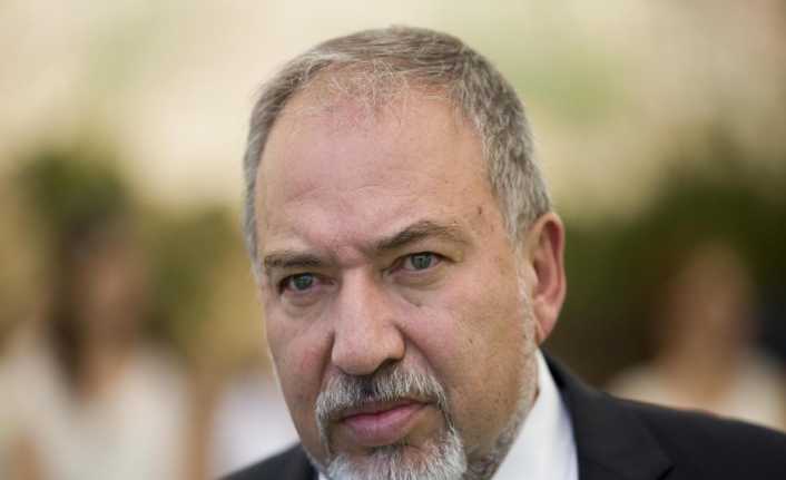 İsrail Savunma Bakanı Avigdor Lieberman, düzenlediği basın toplantısında istifa ettiğini