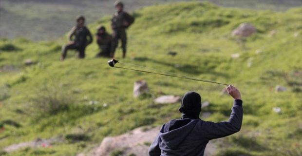 İsrail askerlerinin, Gazze sınırında gösteri düzenleyen Filistinlilere müdahalesinde 4 kişi