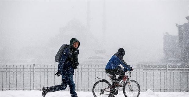 İstanbul ve çevresinde cuma ve cumartesi günü sıcaklıklar yükselirken, salı