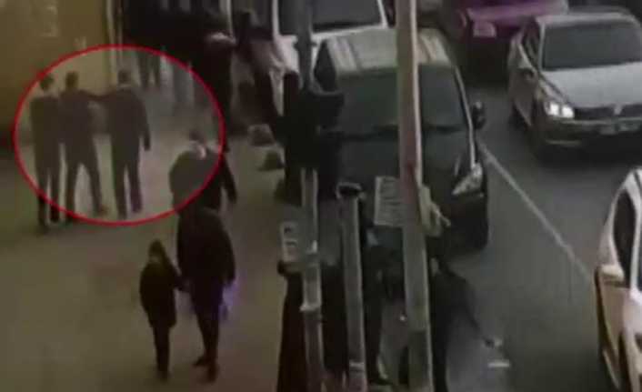 İstanbul Sultangazi’de ATM’den para çeken vatandaşı güpegündüz gasp eden 3