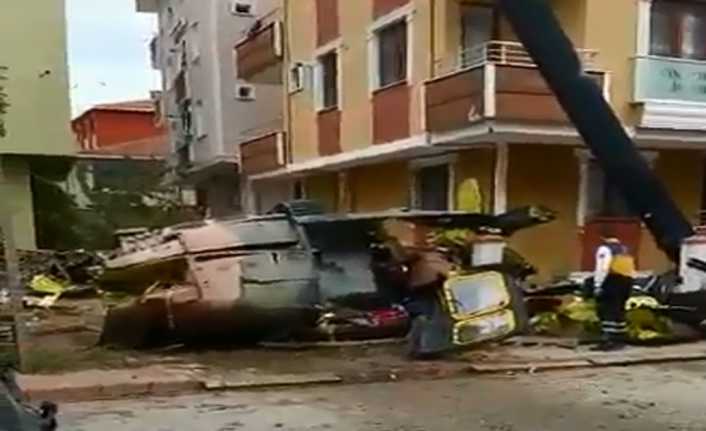 İstanbul Sancaktepe’de bir helikopter düştü.