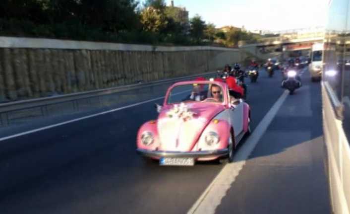 İstanbul’da motosiklet tutkunu gelin ve damadın düğün konvoyu da motosikletlilerden