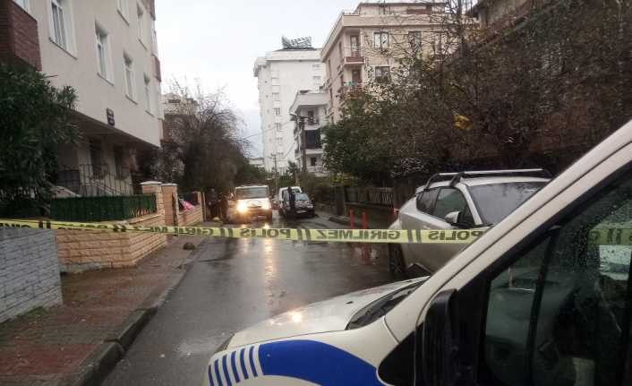 İstanbul Maltepe’de sokak ortasında bir kadın, kafasından vurularak öldürüldü. Sabah