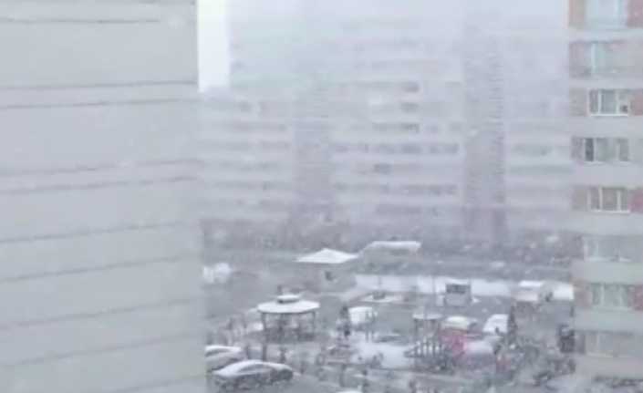 İstanbul’da etkili olmaya başlayan kar yağışı, Bahçelievler ve Başakşehir’de de