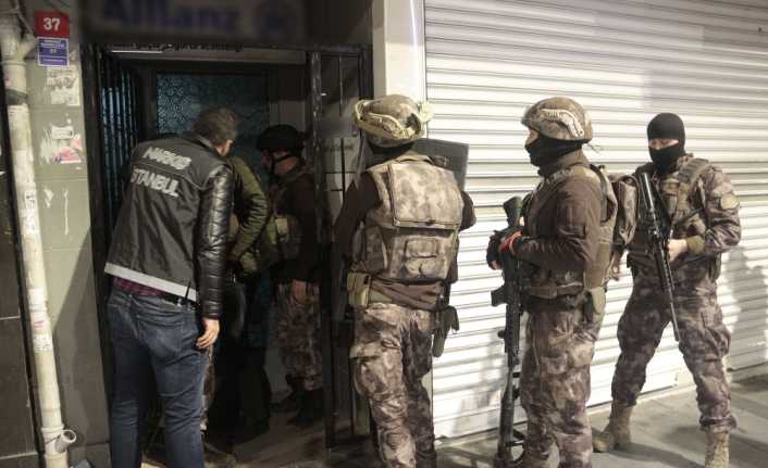 İstanbul’da Emniyet Müdürlüğü Narkotik Şube Müdürlüğü’ne bağlı ekipler, şafak vakti