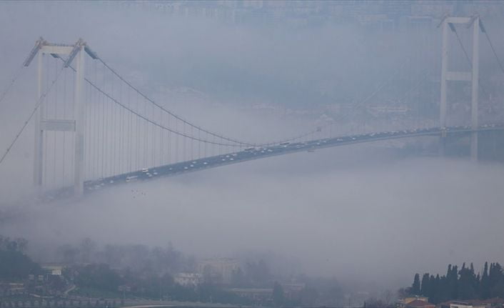 İstanbul'da etkili olan yoğun sis nedeniyle tüm vapur seferleri iptal