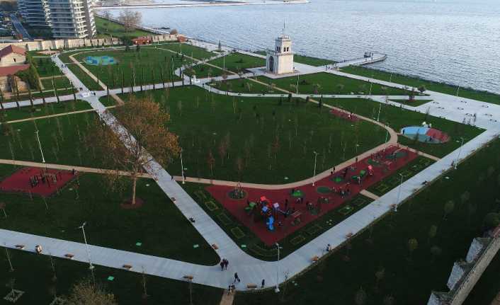 İstanbul’da Kasım ayının sonları olmasına rağmen yazdan kalma bir gün