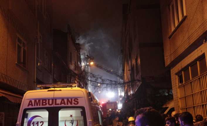 İstanbul Bayrampaşa’da 4 katlı binanın çatı katında henüz bilinmeyen bir