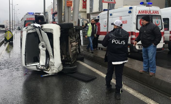 İstanbul Avcılar’da kontrolden çıkan bir aracın başka bir aracın çarpması