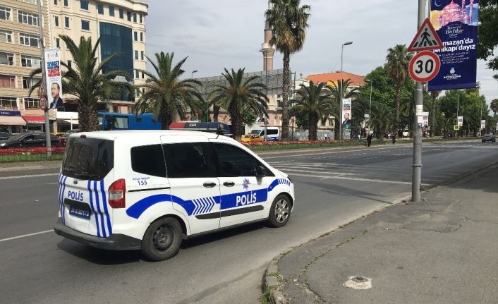 İstanbul Fatih’te kimliği belirsiz kişi ya da kişiler yola yüklü