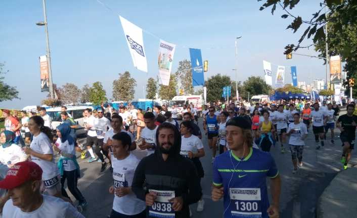 İstanbul Büyükşehir Belediyesi tarafından Kadıköy Caddebostan’da gerçekleştirilen ‘İstanbul’u Koşuyorum’ yarışlarının