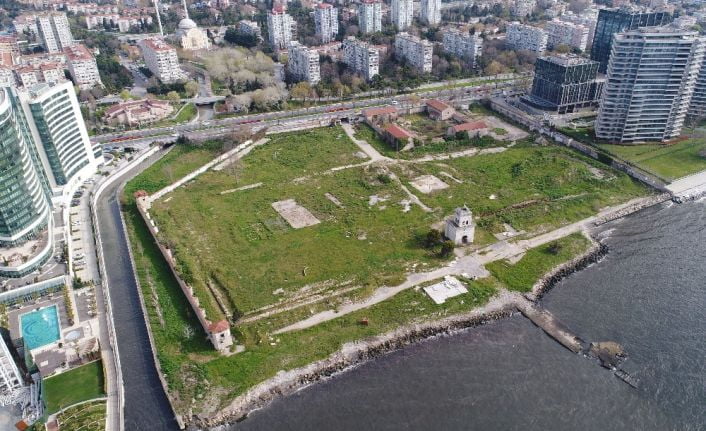 Dev bir parka dönüştürülerek vatandaşların kullanımına açılması planlanan Ataköy’deki 60