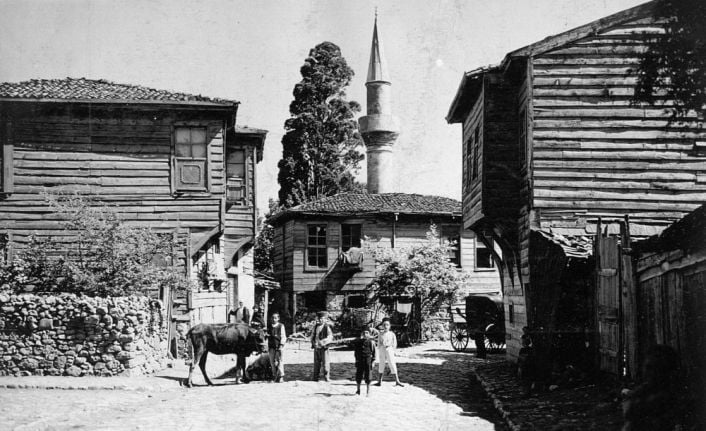 İstanbul Maltepe’nin tarihi semtlerini ve Osmanlı askerlerinin ilçede talim yaptığını