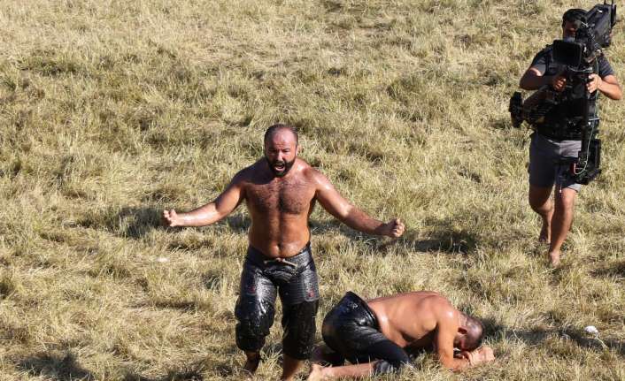 657. Tarihi Kırkpınar Yağlı Güreşleri’nde Antalyalı Orhan Okulu, final güreşinde