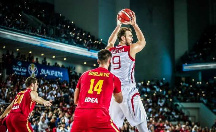 Başarılı basketbolcu Semih Erden, İstanbul Büyükşehir Belediyesi Spor Kulübü (İstanbul