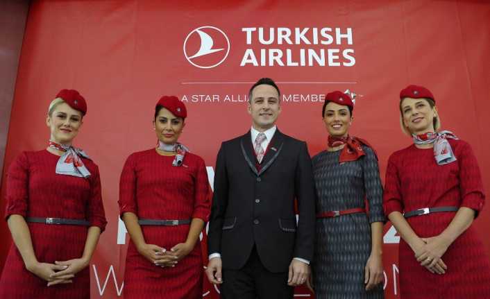Türk Hava Yolları’nın yeni üniformaları, İstanbul’un yeni havalimanının açılışına saatler