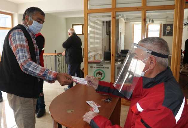 Türk Kızılay Erzincan Şubesi tarafından yeni tip koronavirüs (Kovid-19) nedeniyle