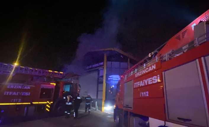 Erzincan'da meydana gelen işyeri yangını korkuttu