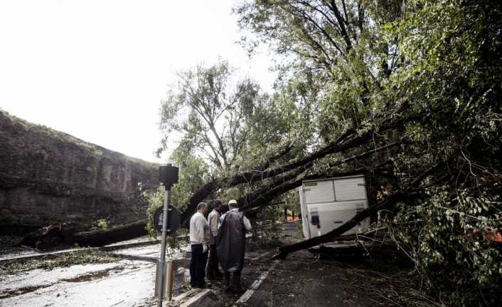 İtalya’da fırtınada hayatını kaybedenlerin sayısı 12’ye yükseldi.