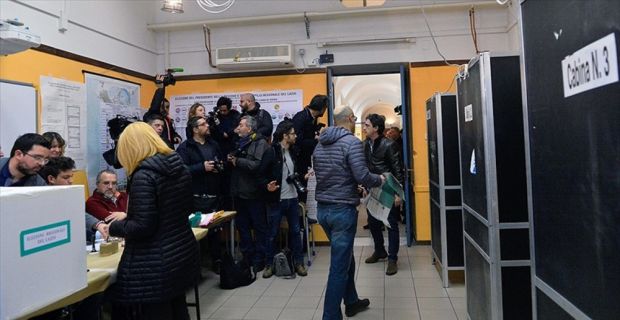 İtalya'da Temsilciler Meclisi ve Cumhuriyet Senatosunun yeni üyelerini belirlemek için